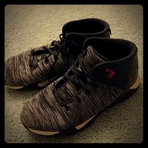 A pair of shaqs